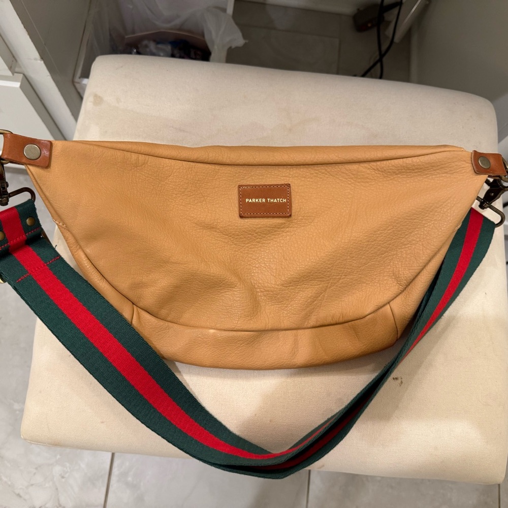 Parker Thatch Cross Your Heart Sling - Butterscotch Leather Sling Bag - Picture 4 of 6